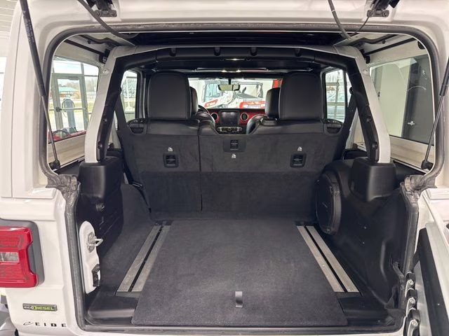 2021 Bright White Clearcoat Jeep Wrangler Unlimited Rubicon 4X4 SUV