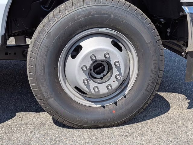 2026 Oxford White Ford Super Duty F-350 DRW XL 4X4 Truck