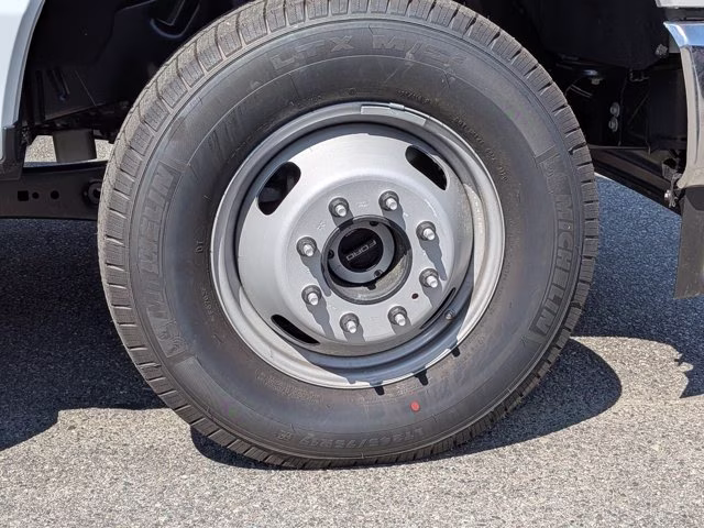 2026 Oxford White Ford Super Duty F-350 DRW XL 4X4 Truck