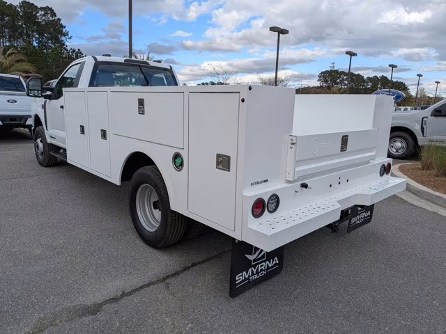 2026 Oxford White Ford Super Duty F-350 DRW XL 4X4 Truck