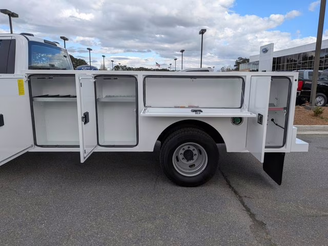 2026 Oxford White Ford Super Duty F-350 DRW XL 4X4 Truck