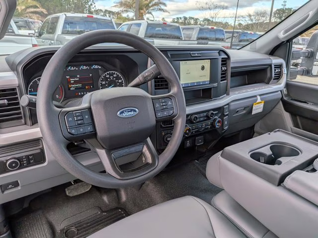 2026 Oxford White Ford Super Duty F-350 DRW XL 4X4 Truck