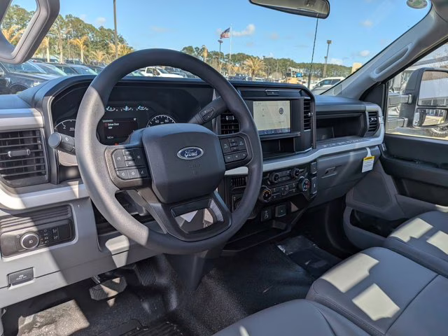 2026 Oxford White Ford Super Duty F-550 DRW XL 4X4 Truck