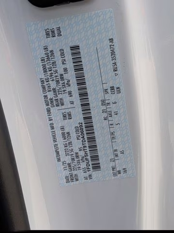 2026 Oxford White Ford Super Duty F-550 DRW XL 4X4 Truck