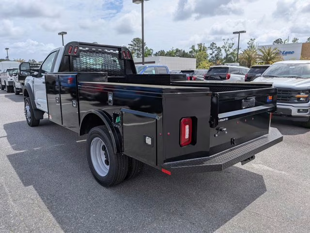 2026 Oxford White Ford Super Duty F-550 DRW XL 4X4 Truck