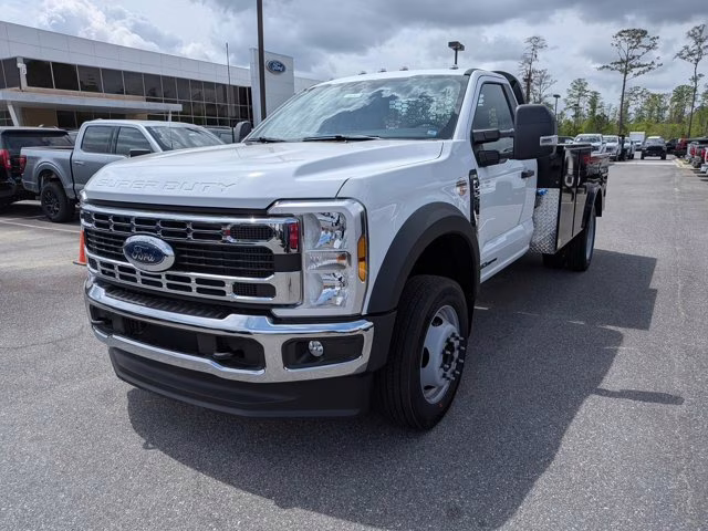 2026 Oxford White Ford Super Duty F-550 DRW XL 4X4 Truck