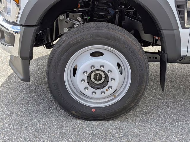 2026 Oxford White Ford Super Duty F-550 DRW XL 4X4 Truck