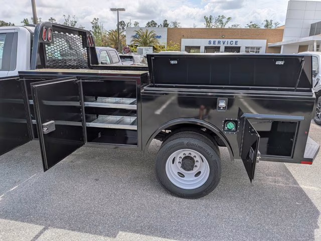 2026 Oxford White Ford Super Duty F-550 DRW XL 4X4 Truck