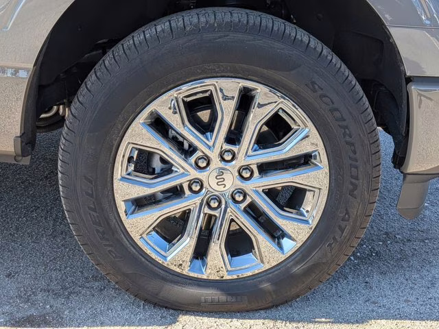 2025 Gray Metallic Ford F-150 King Ranch 4X4 Truck