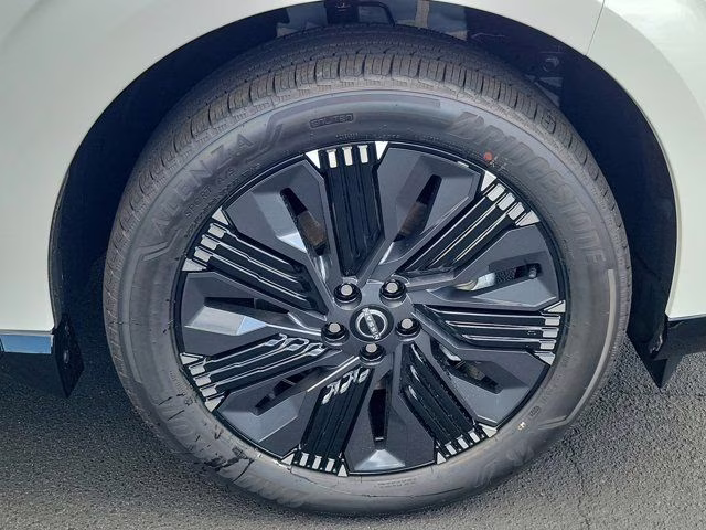 2026 Everest White Pearl Tricoat Nissan Murano Platinum AWD SUV