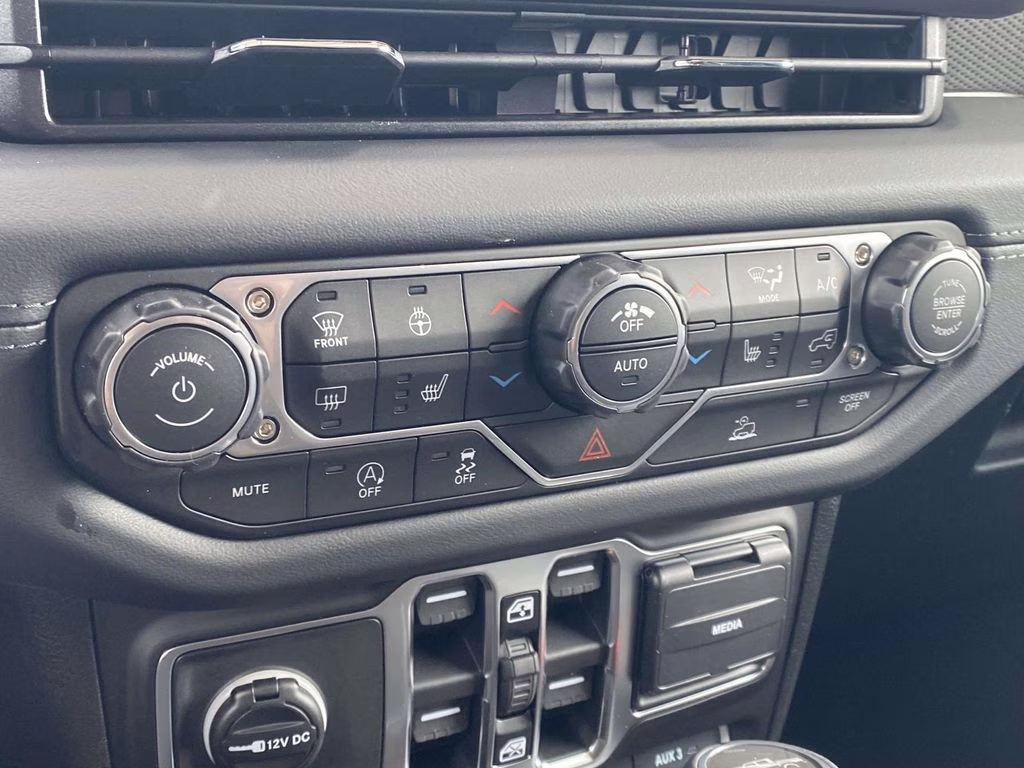 2026 Bright White Clearcoat Jeep Gladiator Rubicon 4X4 Truck