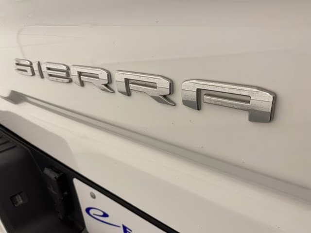 2024 Summit White GMC Sierra 2500HD AT4 4X4 Truck