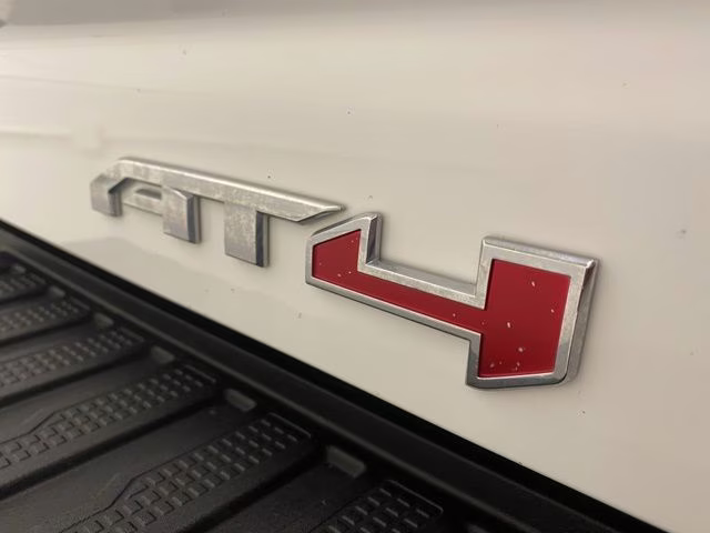 2024 Summit White GMC Sierra 2500HD AT4 4X4 Truck