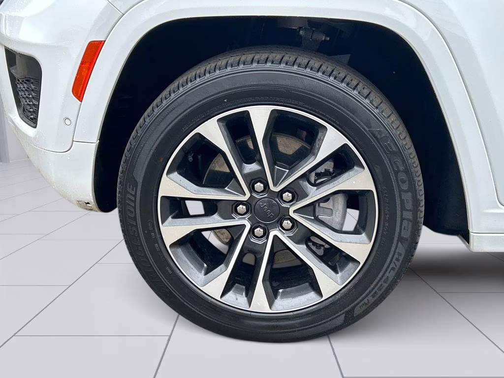 2022 Bright White Clearcoat Jeep Grand Cherokee Overland 4xe 4X4 SUV