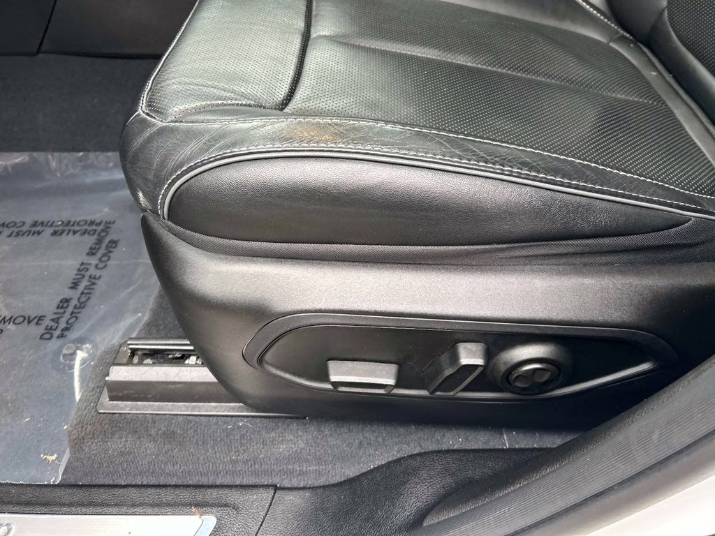 2022 Bright White Clearcoat Jeep Grand Cherokee Overland 4xe 4X4 SUV