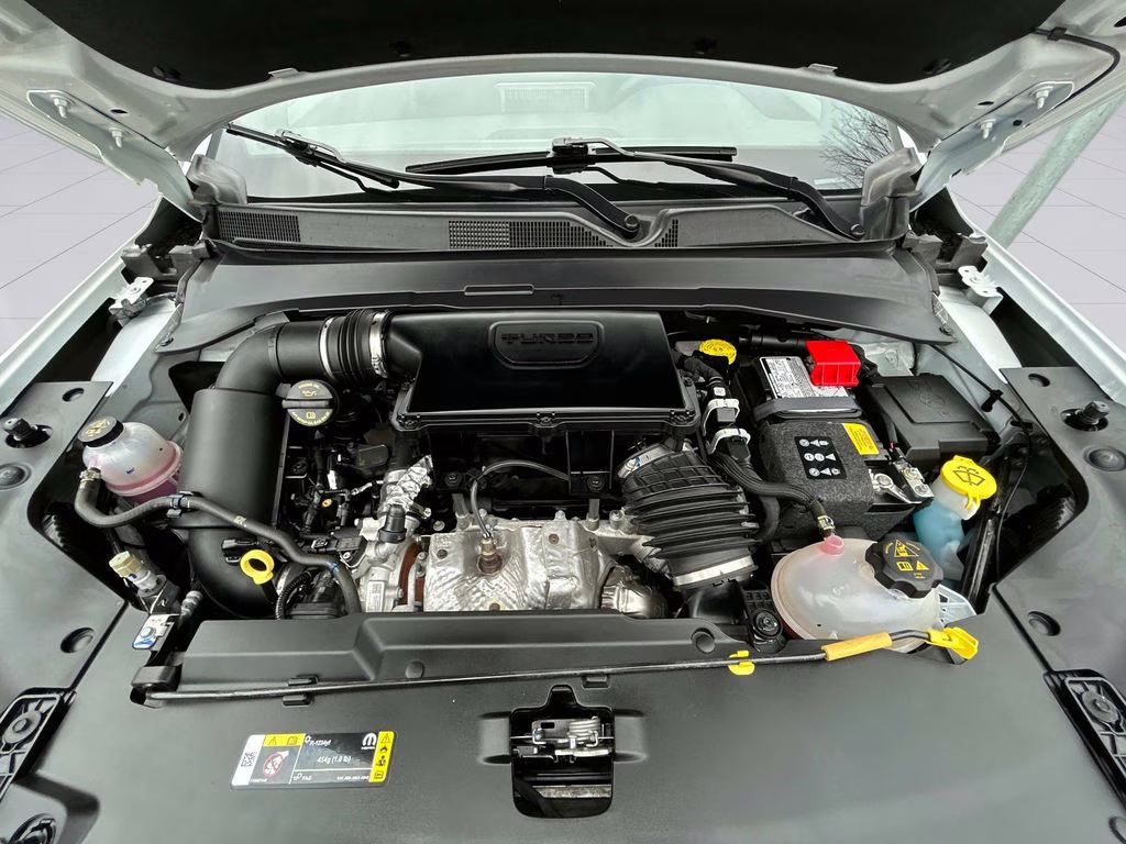 2025 Bright White Clearcoat Jeep Compass Latitude 4X4 SUV