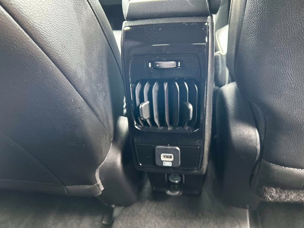 2025 Bright White Clearcoat Jeep Compass Latitude 4X4 SUV