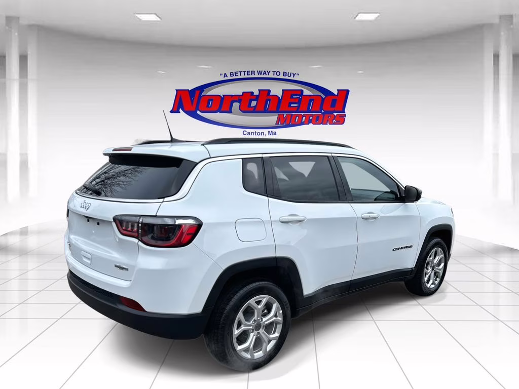 2025 Bright White Clearcoat Jeep Compass Latitude 4X4 SUV