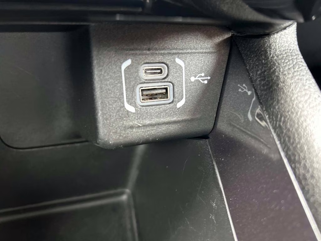 2025 Bright White Clearcoat Jeep Compass Latitude 4X4 SUV