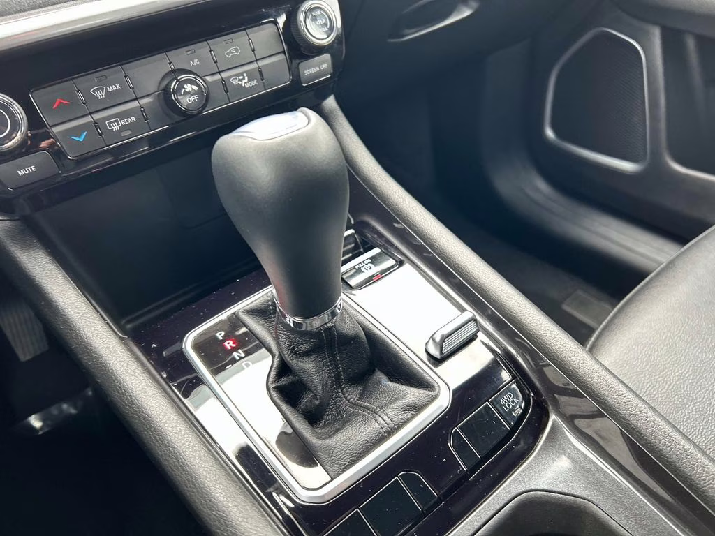 2025 Bright White Clearcoat Jeep Compass Latitude 4X4 SUV