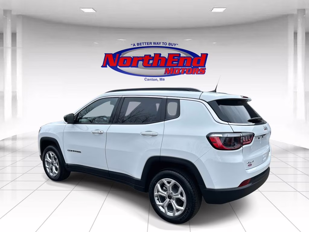 2025 Bright White Clearcoat Jeep Compass Latitude 4X4 SUV
