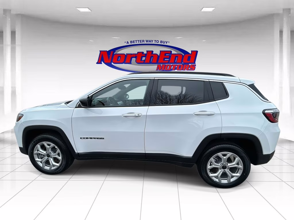 2025 Bright White Clearcoat Jeep Compass Latitude 4X4 SUV