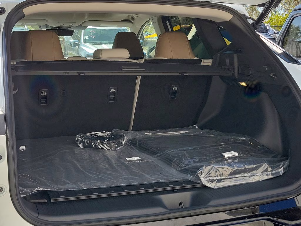 2026 Everest White Pearl Tricoat Nissan Murano Platinum AWD SUV