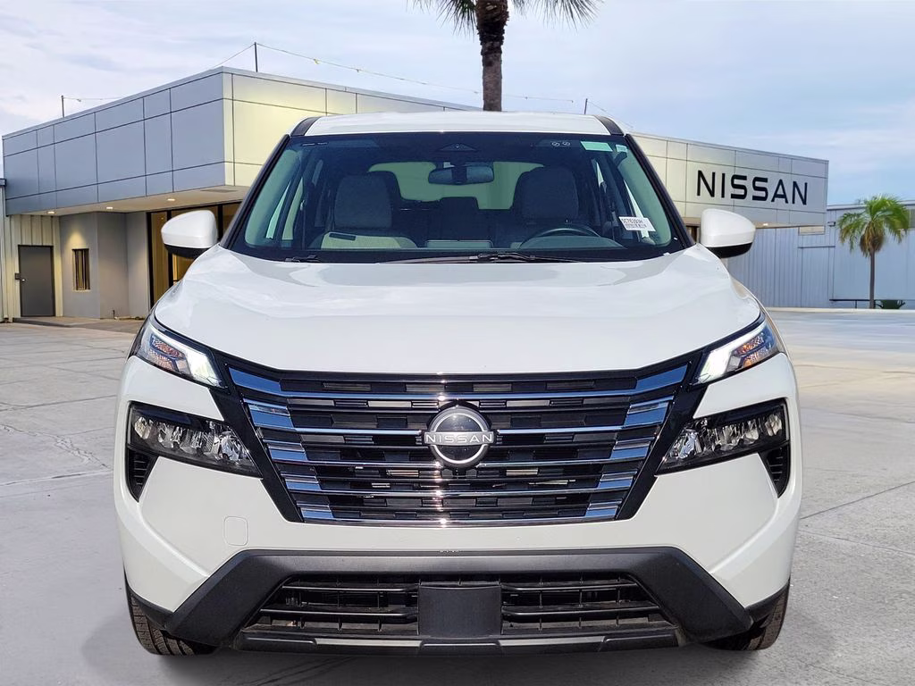2025 Everest White Pearl Nissan Rogue SV FWD SUV