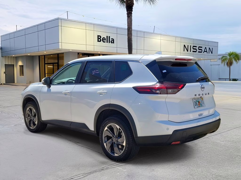2025 Everest White Pearl Nissan Rogue SV FWD SUV