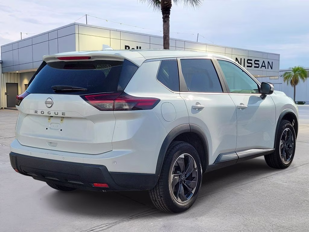 2025 Everest White Pearl Nissan Rogue SV FWD SUV