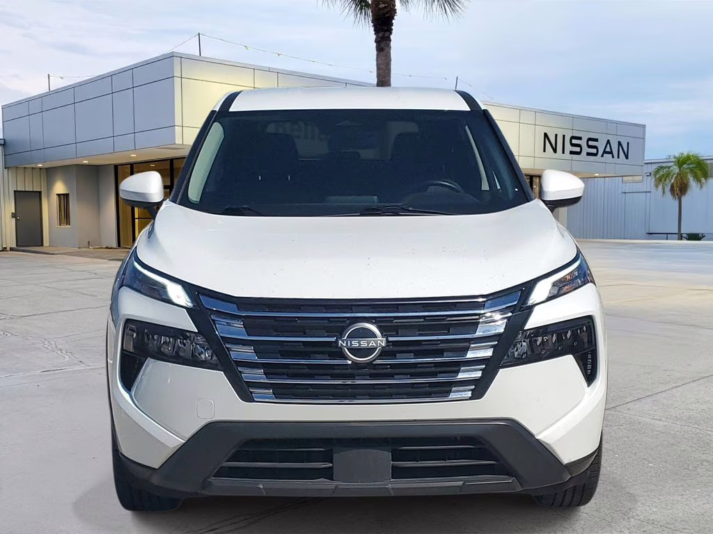 2025 Everest White Pearl Nissan Rogue SV FWD SUV