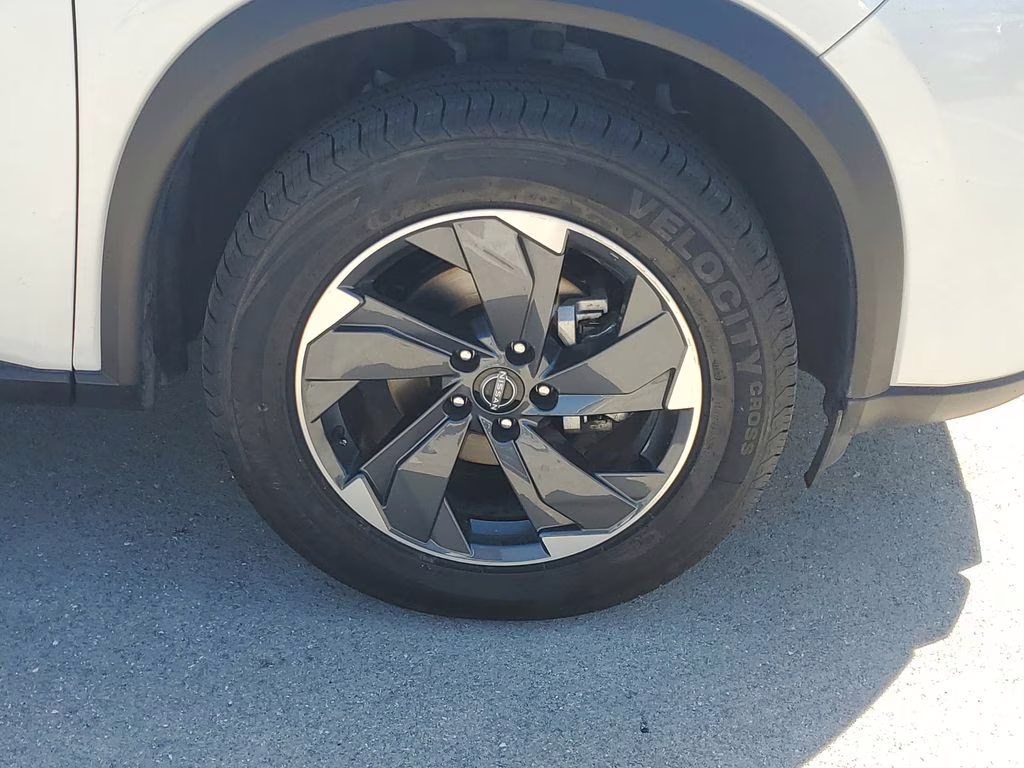 2025 Everest White Pearl Nissan Rogue SV FWD SUV