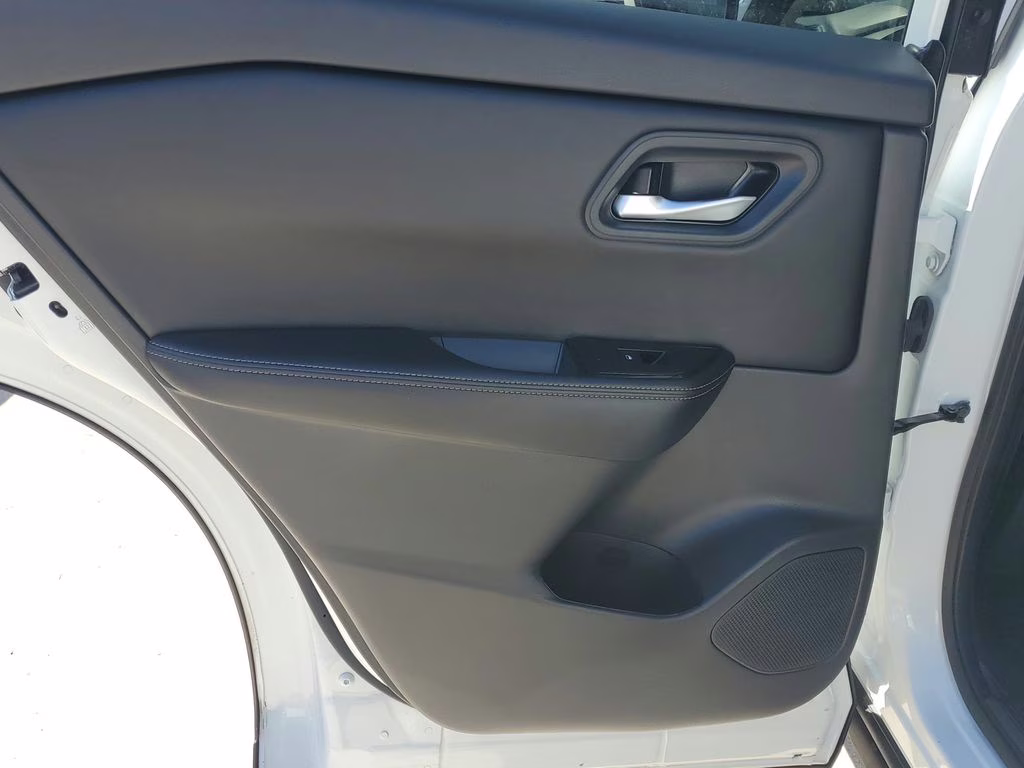 2025 Everest White Pearl Nissan Rogue SV FWD SUV