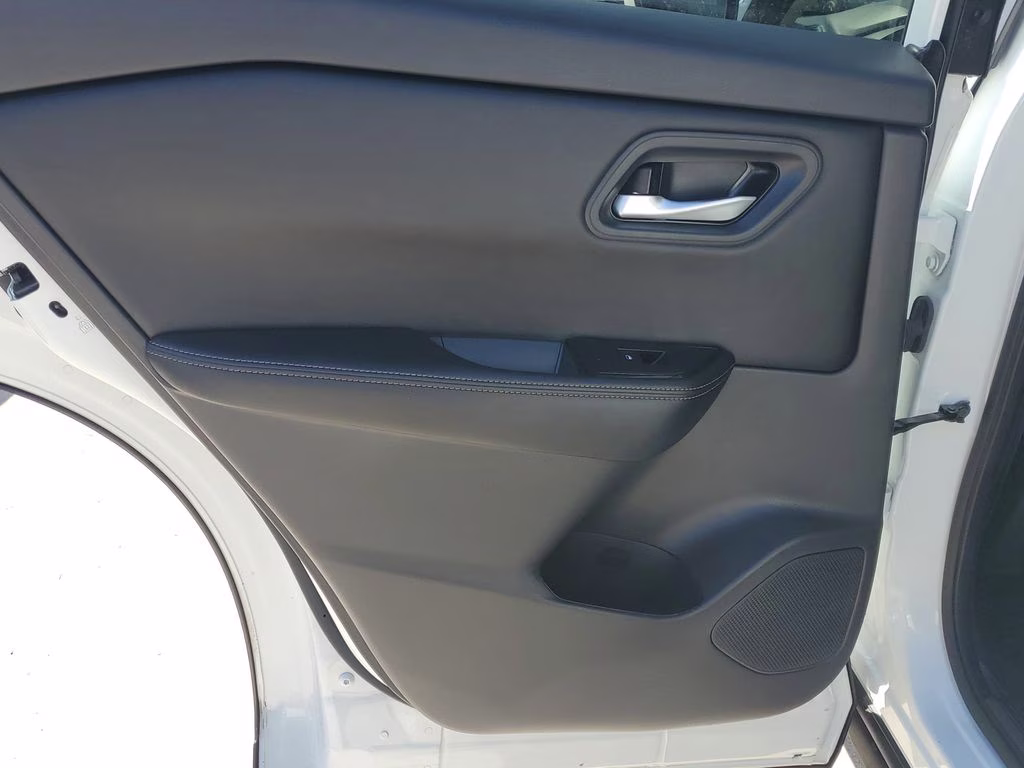 2025 Everest White Pearl Nissan Rogue SV FWD SUV