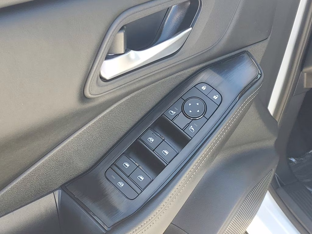 2025 Everest White Pearl Nissan Rogue SV FWD SUV