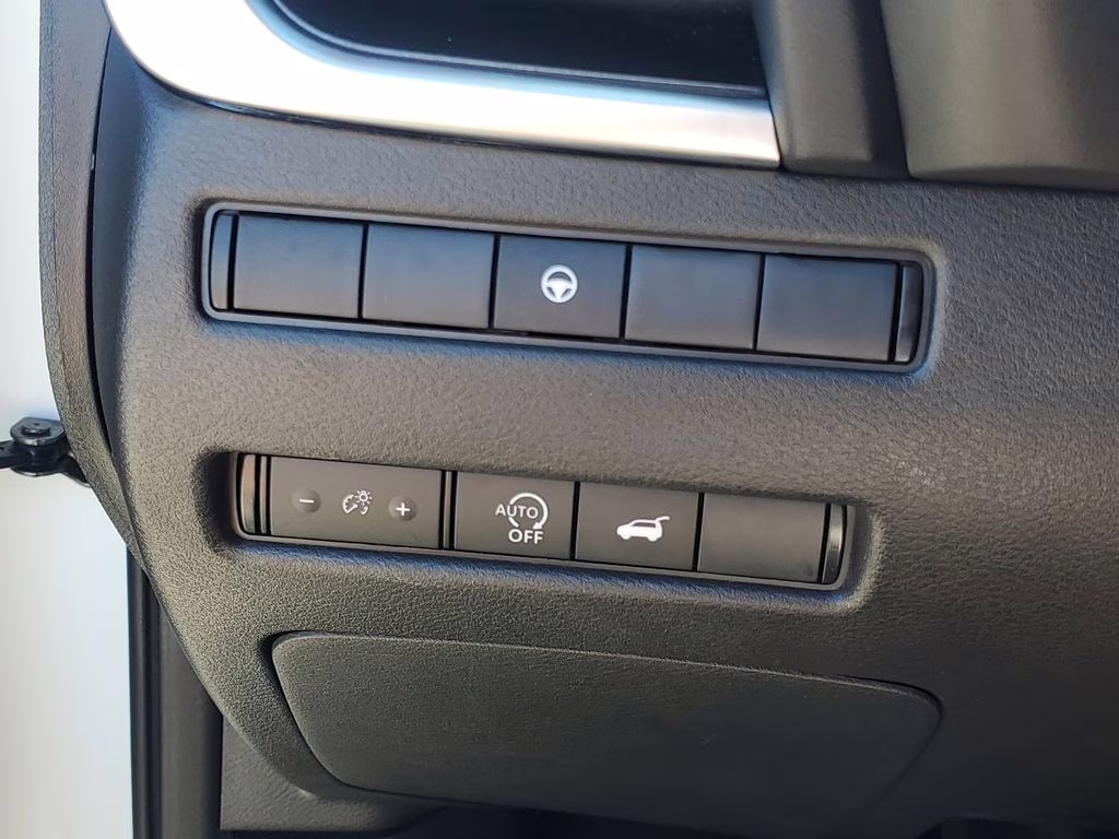 2025 Everest White Pearl Nissan Rogue SV FWD SUV