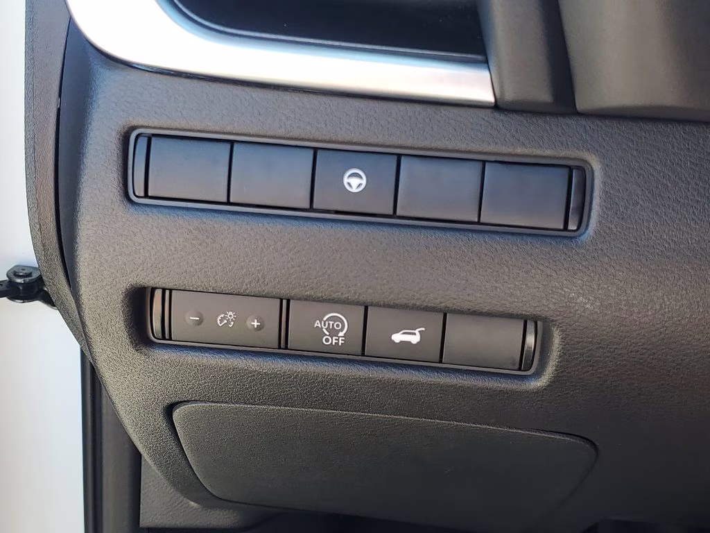 2025 Everest White Pearl Nissan Rogue SV FWD SUV