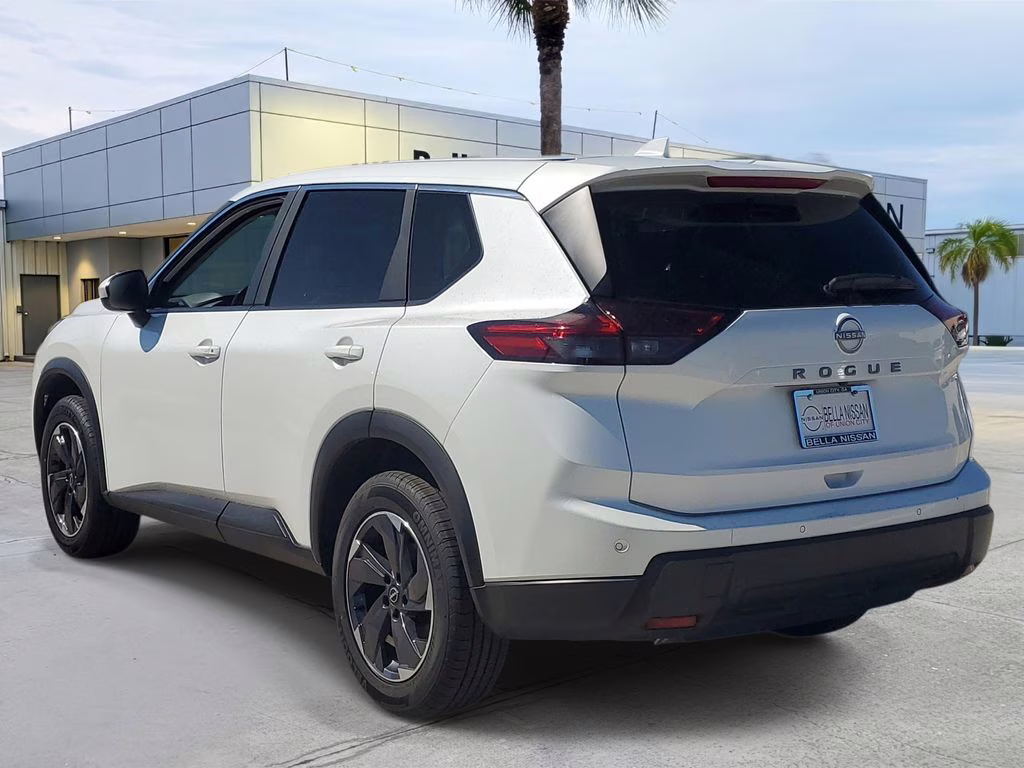 2025 Everest White Pearl Nissan Rogue SV FWD SUV