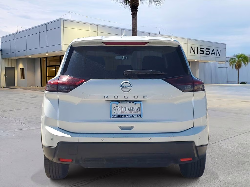 2025 Everest White Pearl Nissan Rogue SV FWD SUV