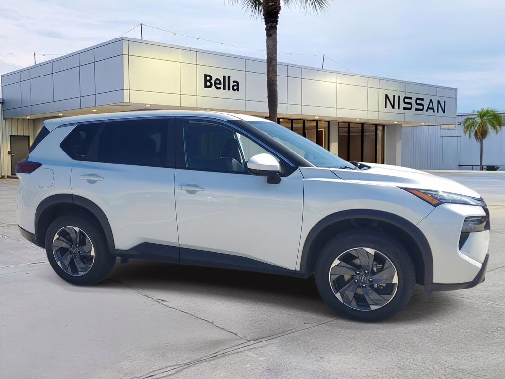 2025 Everest White Pearl Nissan Rogue SV FWD SUV