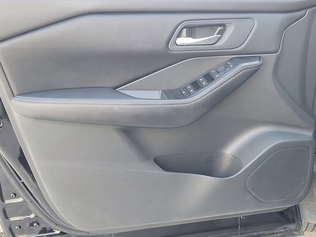 2025 Super Black Nissan Rogue SV AWD SUV