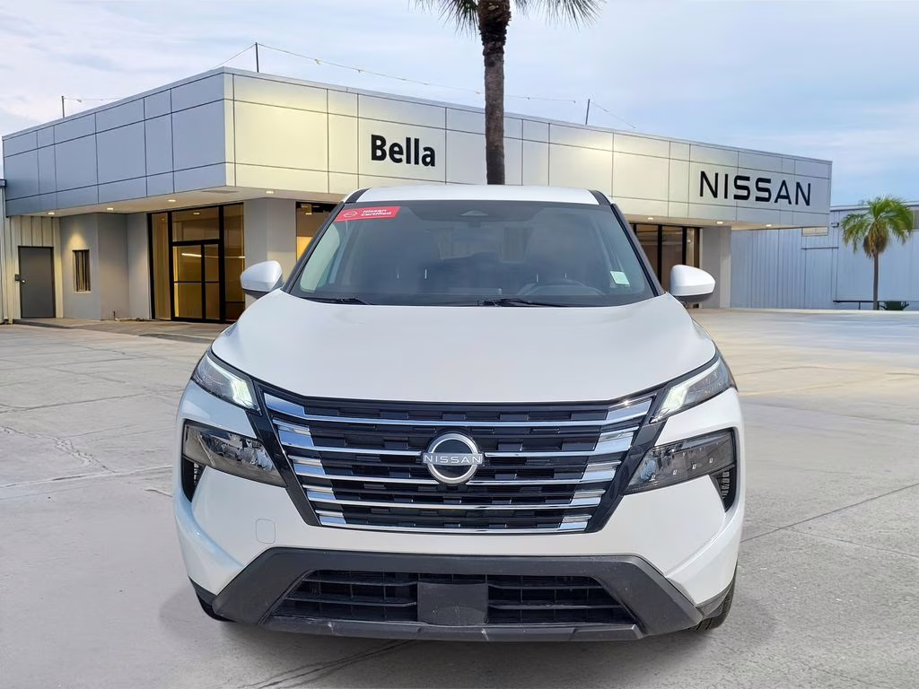 2025 Everest White Pearl Nissan Rogue SV AWD SUV