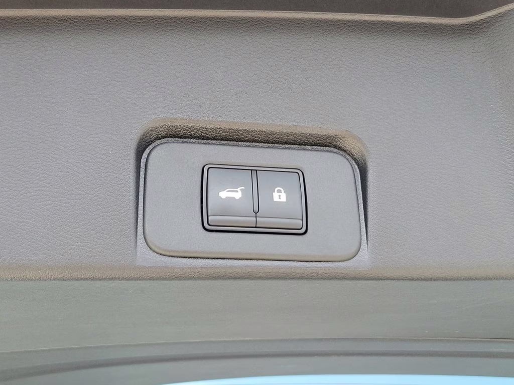 2025 Everest White Pearl Nissan Rogue SV AWD SUV