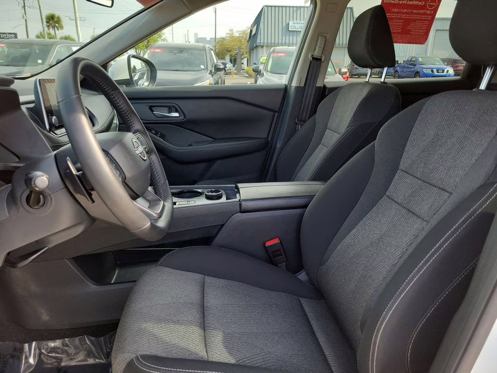 2025 Everest White Pearl Nissan Rogue SV AWD SUV