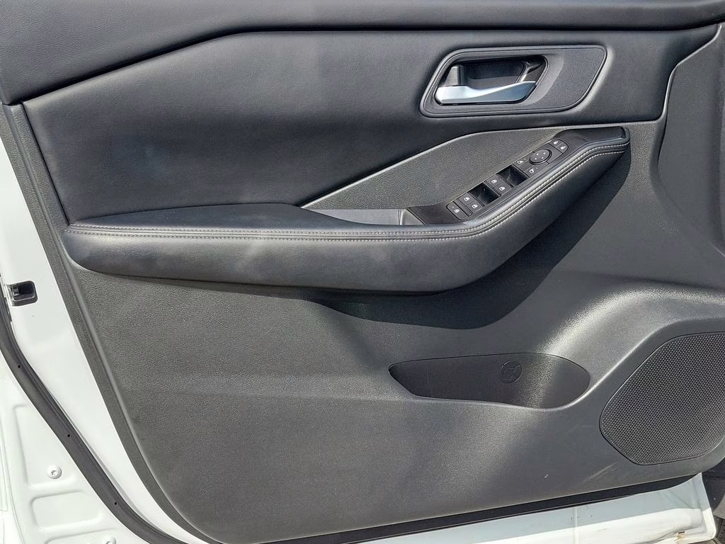 2025 Everest White Pearl Nissan Rogue SV AWD SUV