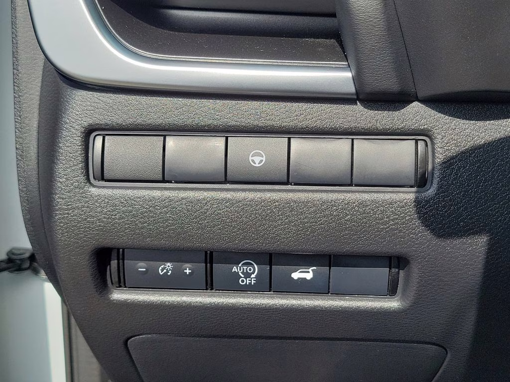 2025 Everest White Pearl Nissan Rogue SV AWD SUV