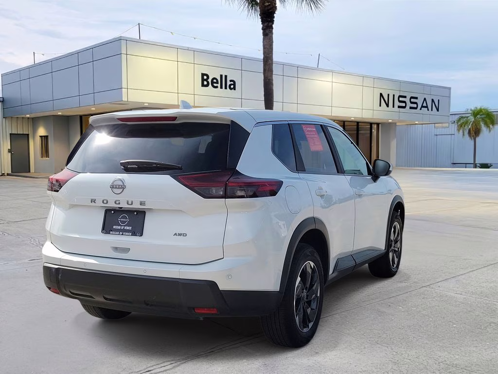 2025 Everest White Pearl Nissan Rogue SV AWD SUV