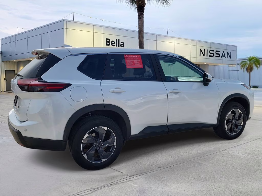 2025 Everest White Pearl Nissan Rogue SV AWD SUV