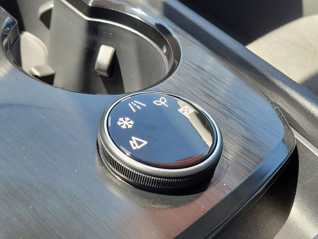 2025 Gun Metallic Nissan Rogue SV AWD SUV