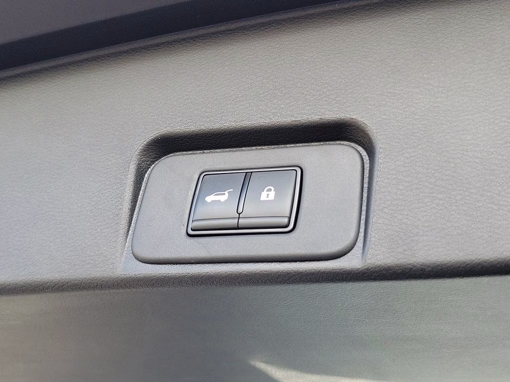 2025 Everest White Pearl Nissan Rogue SV FWD SUV